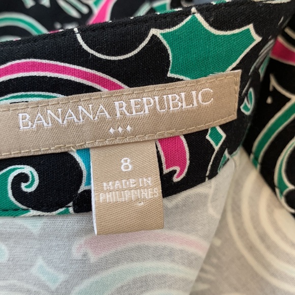 Banana Republic skirt. Like new! Cotton/spandex. Black green pink aqua. Size 8 - Picture 4 of 8